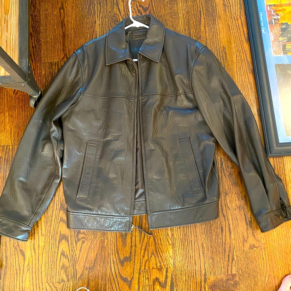 Men’s leather jacket. Brown. Size medium.